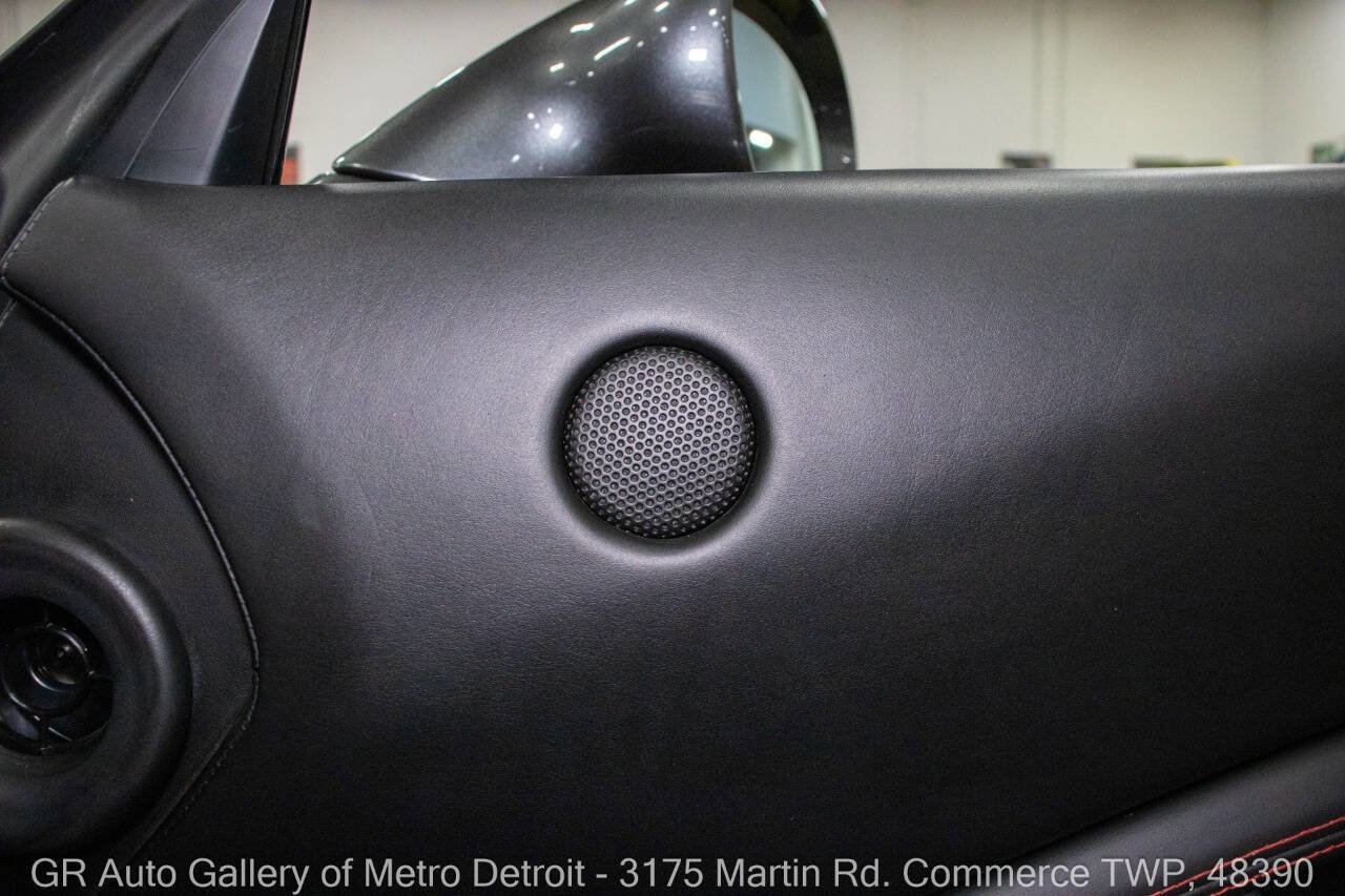 Used 2010 Ferrari California RWD image 35