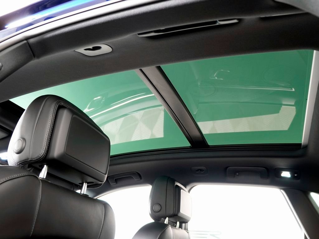 Certified 2026 Porsche Macan AWD/4WD image 18