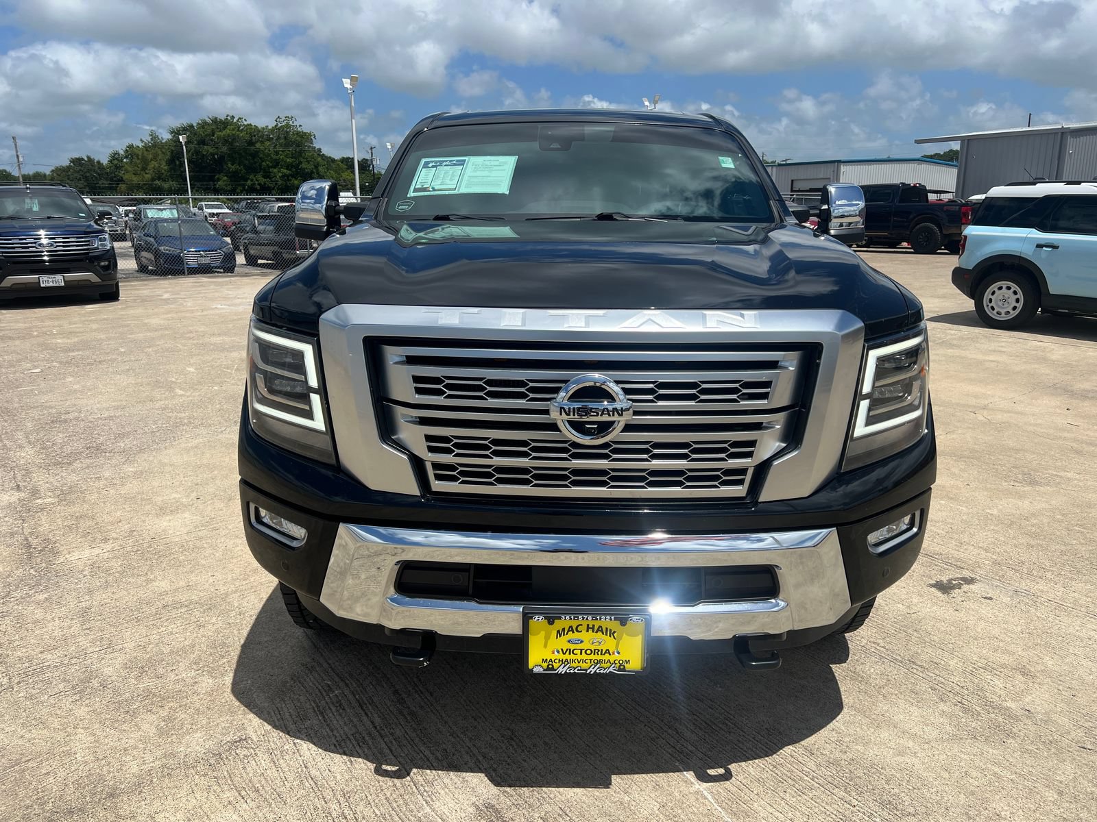 Used 2022 Nissan Titan Platinum Reserve w/ Moonroof Package AWD/4WD image 8