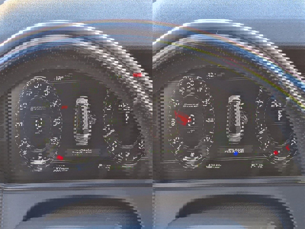 Used 2018 Land Rover Range Rover Velar R-Dynamic SE image 28