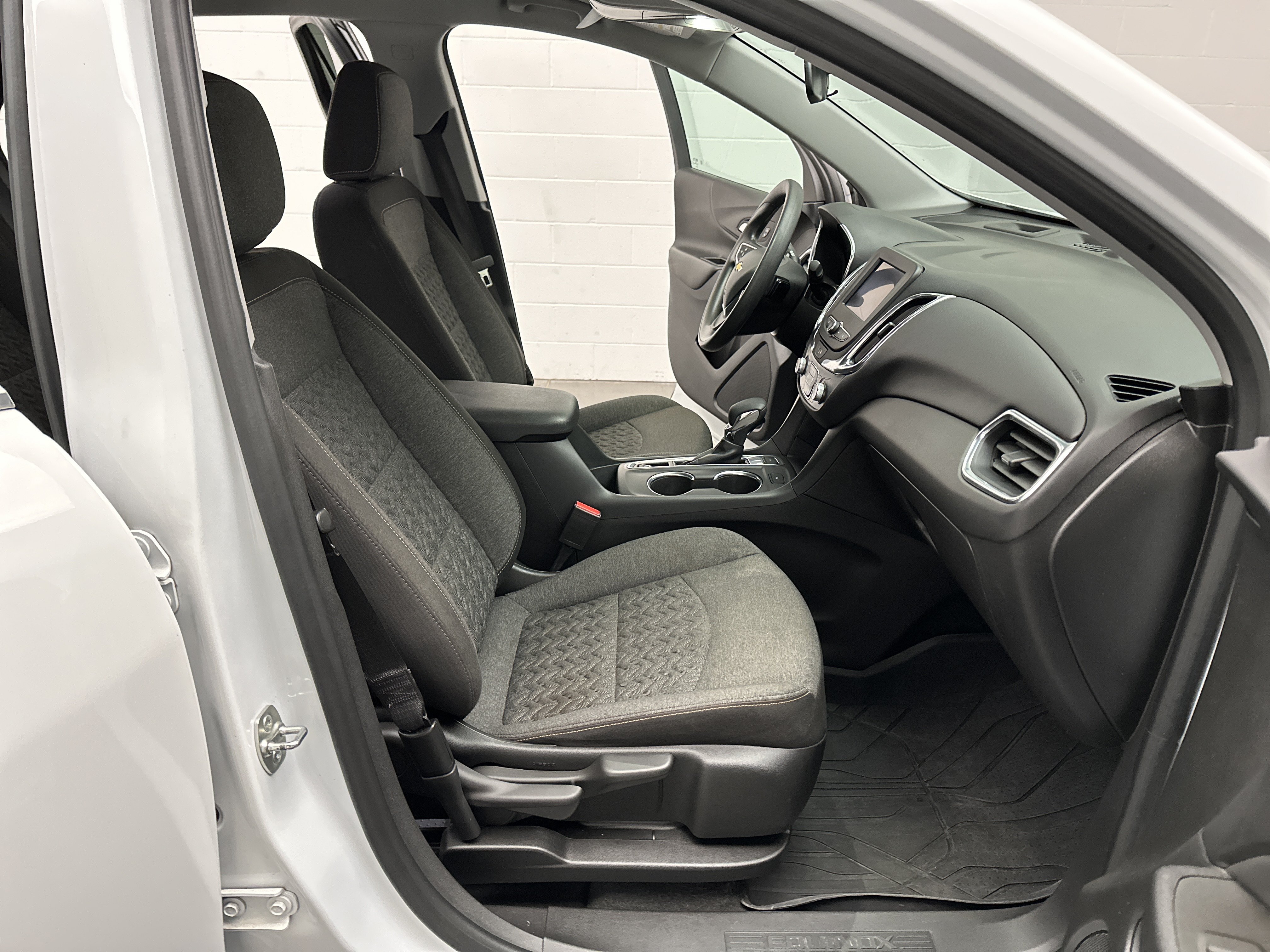 Used 2023 Chevrolet Equinox LT w/ LPO, Floor Liner Package AWD/4WD image 23