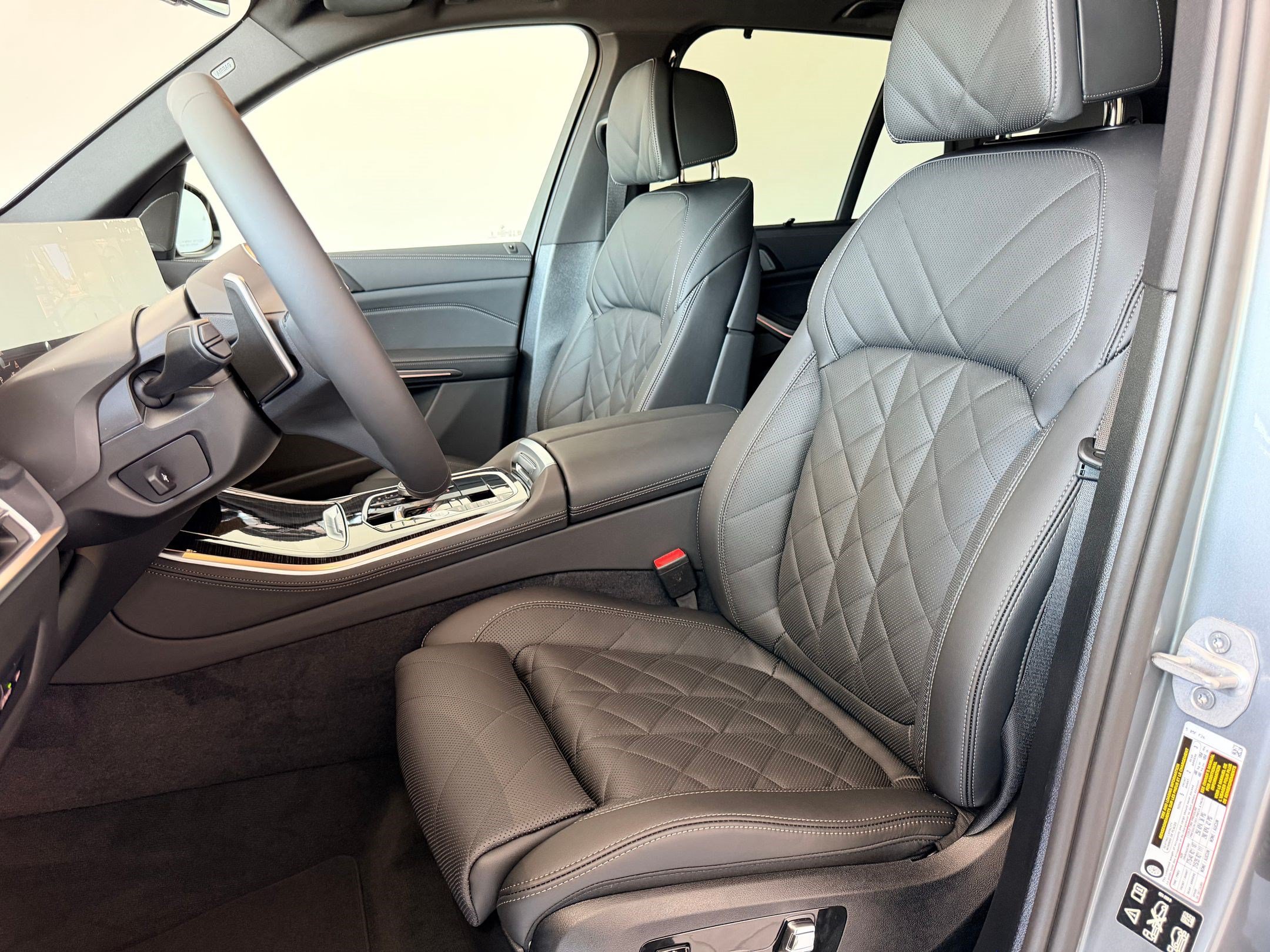 New 2026 BMW X5 xDrive40i w/ M Sport Package AWD/4WD image 5