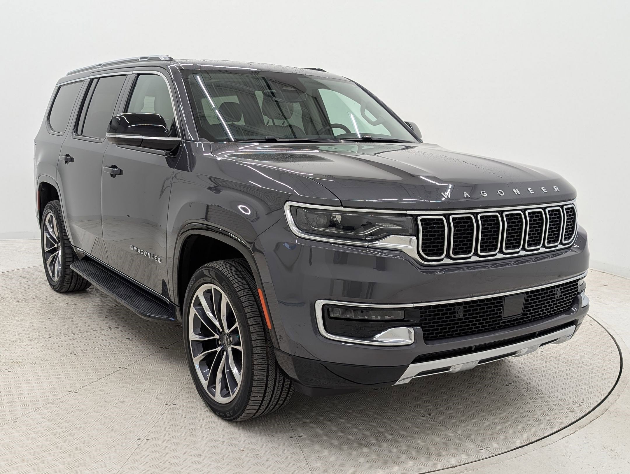 Used 2023 Jeep Wagoneer Series III w/ Preferred Equipment Group image 7