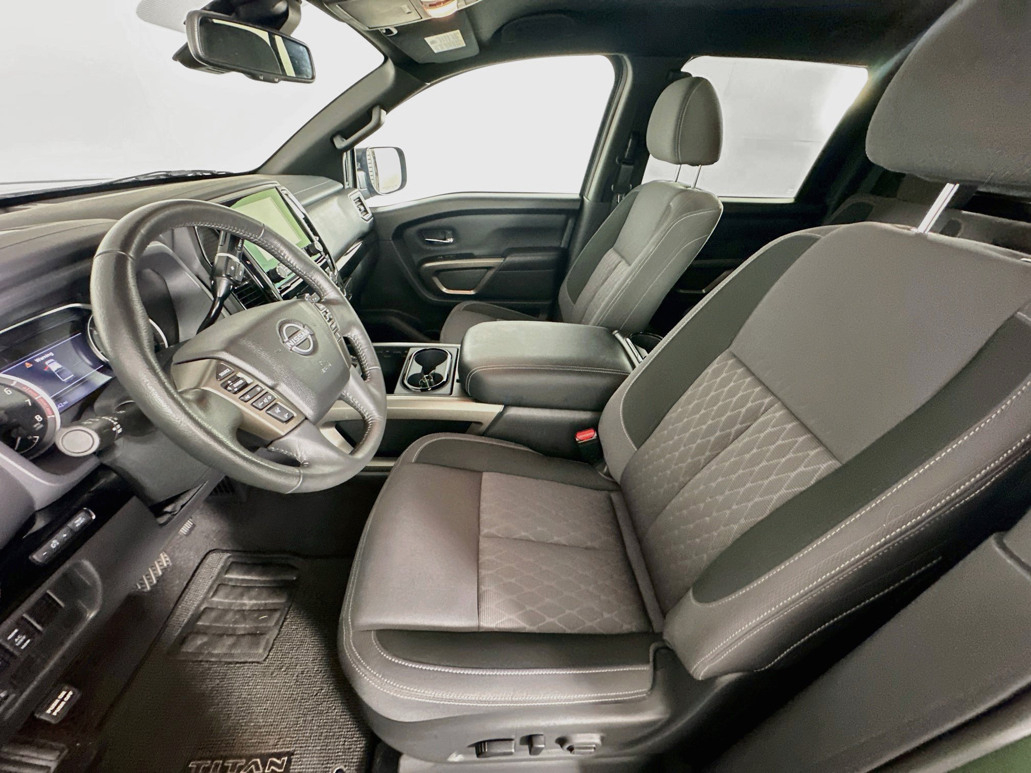 Used 2024 Nissan Titan SV w/ SV Bronze Edition Package RWD image 13
