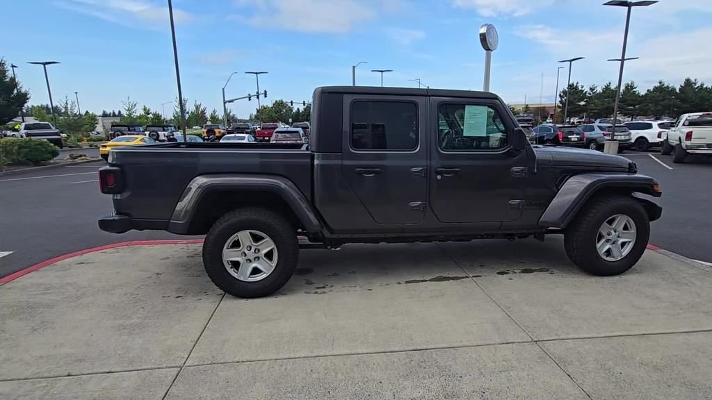 Used 2022 Jeep Gladiator Sport image 5