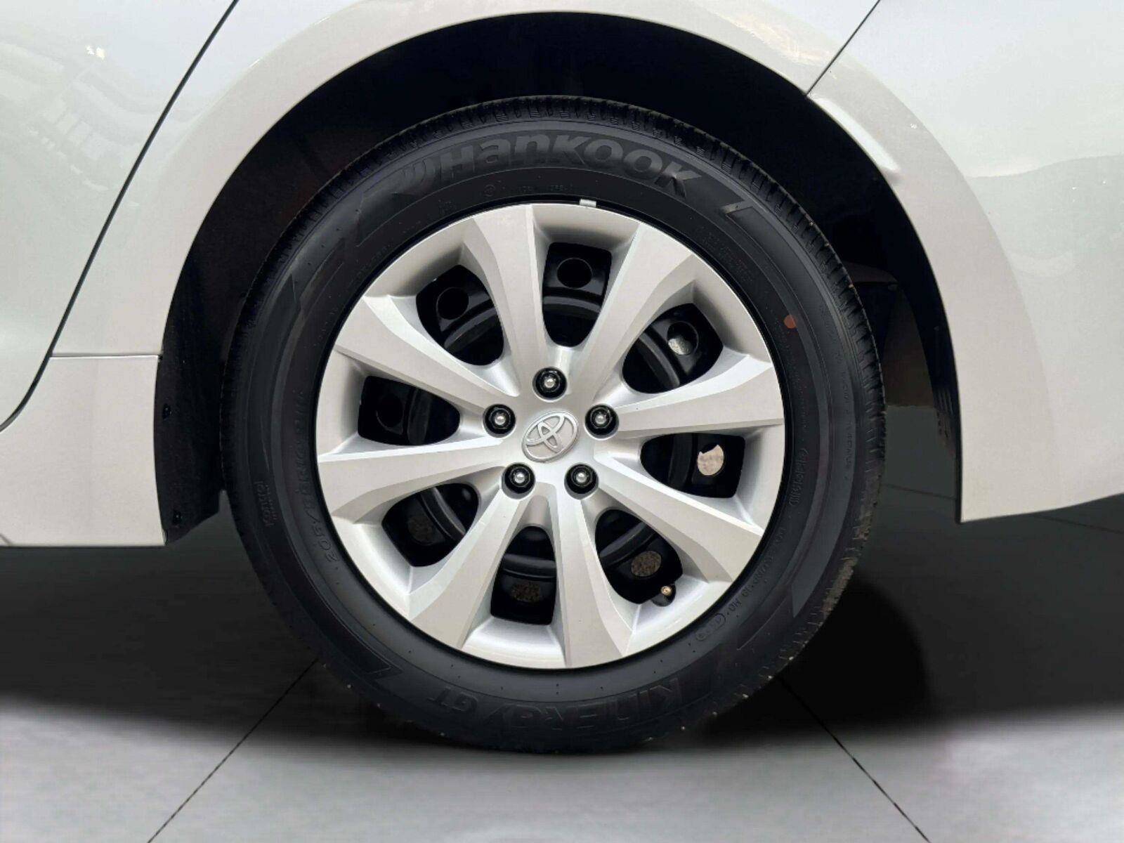 Used 2025 Toyota Corolla LE FWD image 55