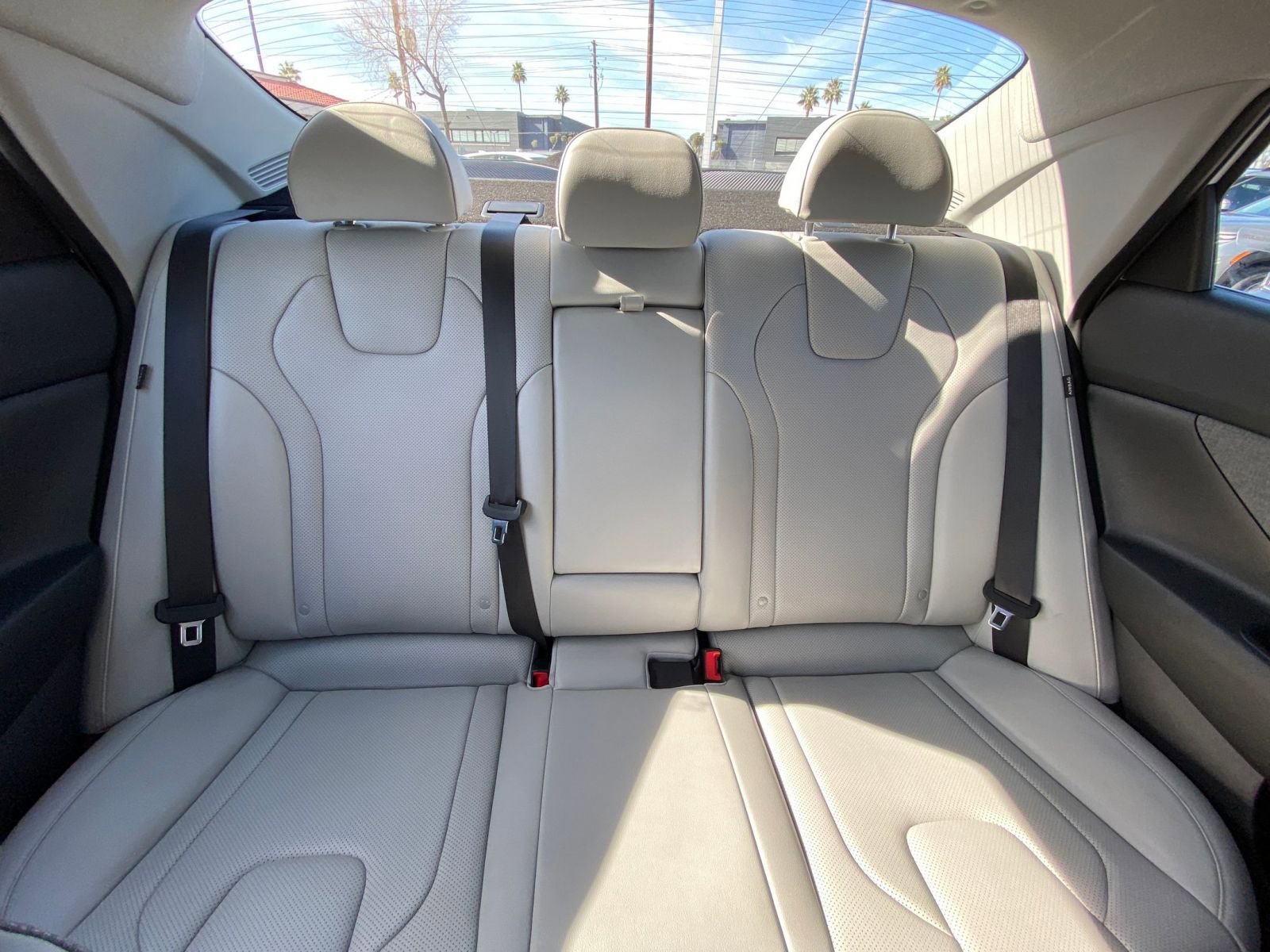 Used 2025 Hyundai Elantra Limited FWD image 41