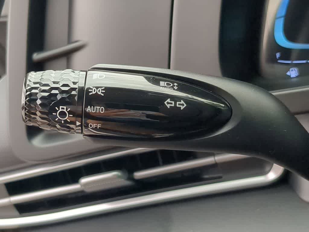 New 2025 Hyundai Elantra SE image 27
