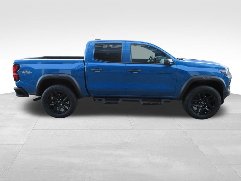 Certified 2024 Chevrolet Colorado Trail Boss w/ Technology Package AWD/4WD image 7