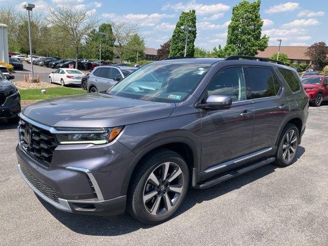 Certified 2025 Honda Pilot Touring image 8