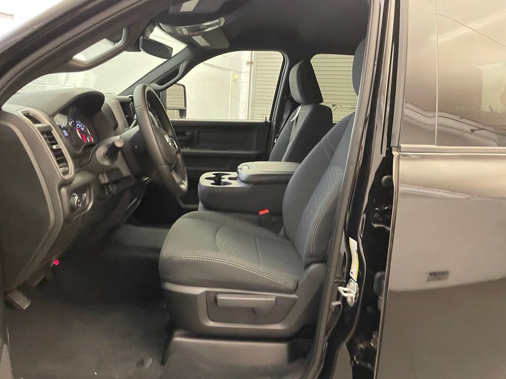 New 2026 RAM 3500 Tradesman AWD/4WD image 18
