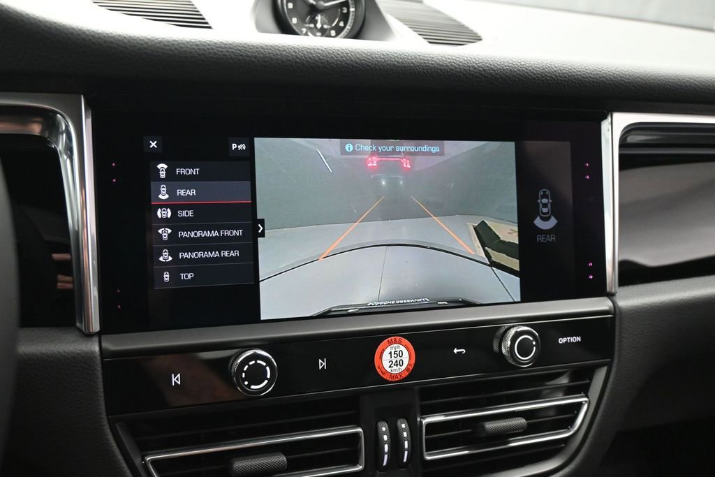 Used 2025 Porsche Macan AWD/4WD image 18