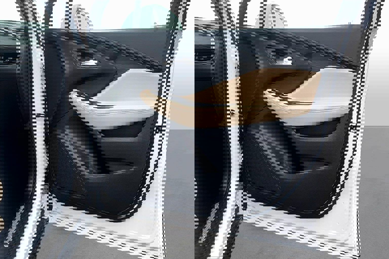 Used 2020 Buick Envision Essence w/ Experience Buick Package image 18