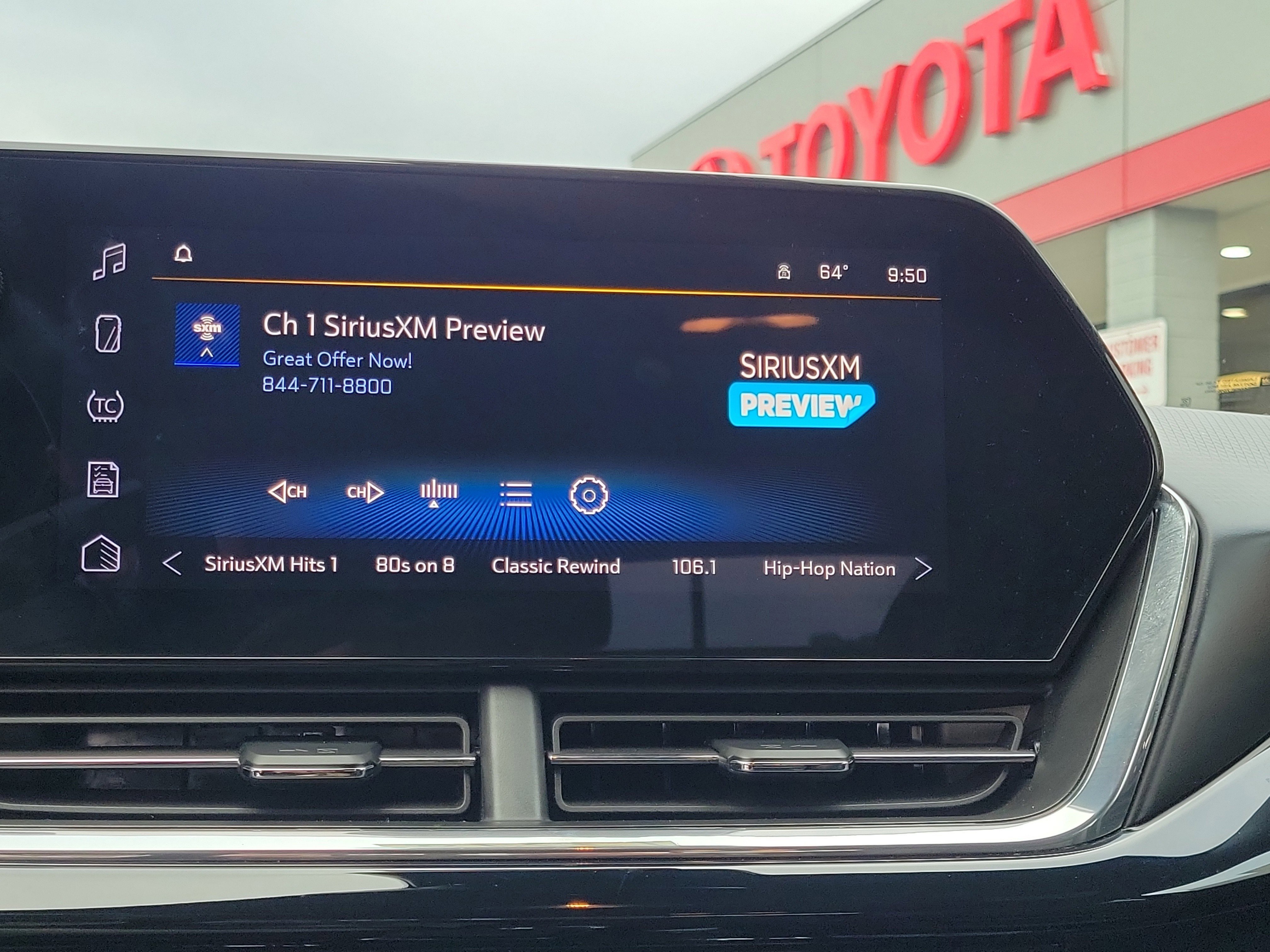 Used 2025 Chevrolet Trax RS FWD image 26