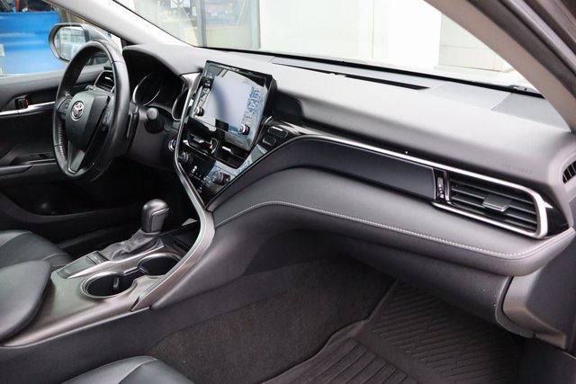 Used 2023 Toyota Camry SE image 11