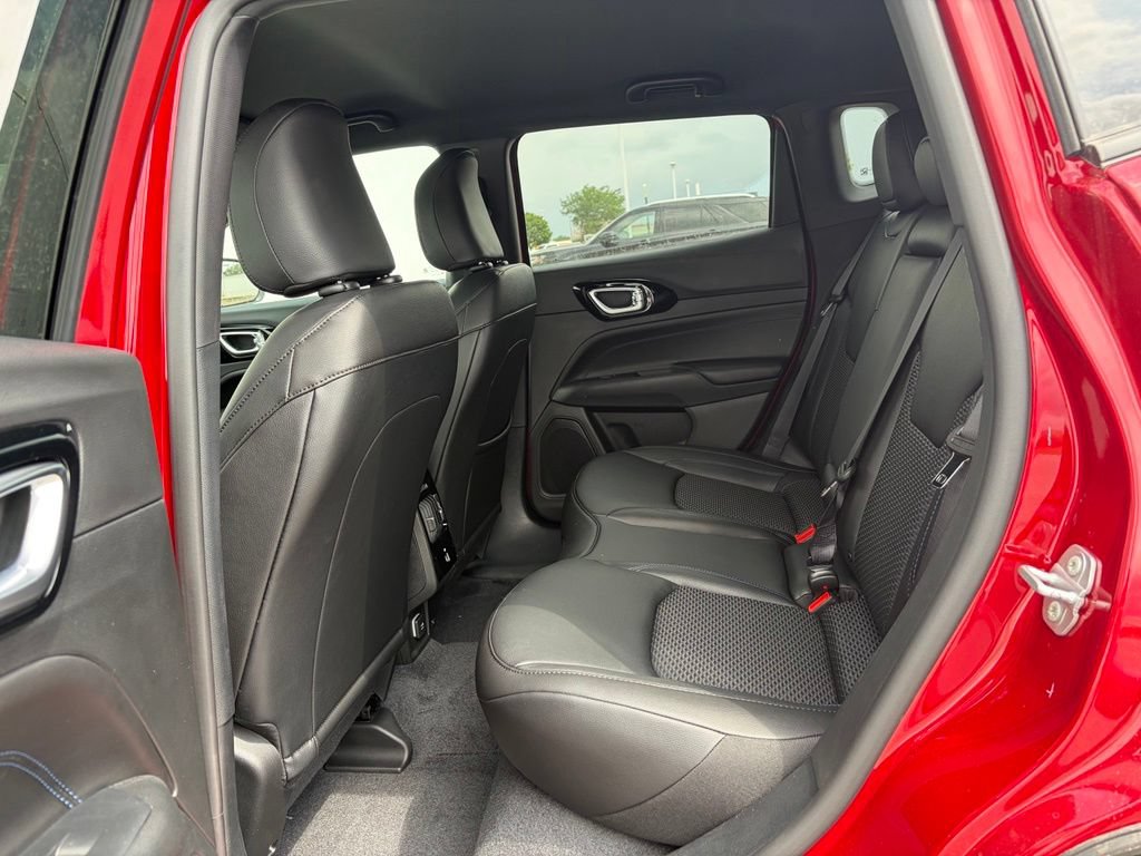 New 2026 Jeep Compass Latitude AWD/4WD image 17