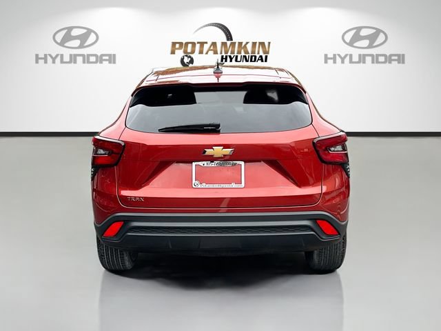 Used 2024 Chevrolet Trax LS FWD image 6