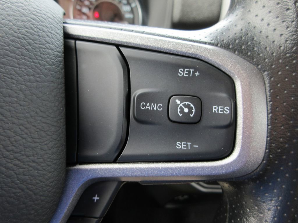 Used 2024 RAM 3500 Tradesman w/ Chrome Appearance Group AWD/4WD image 28