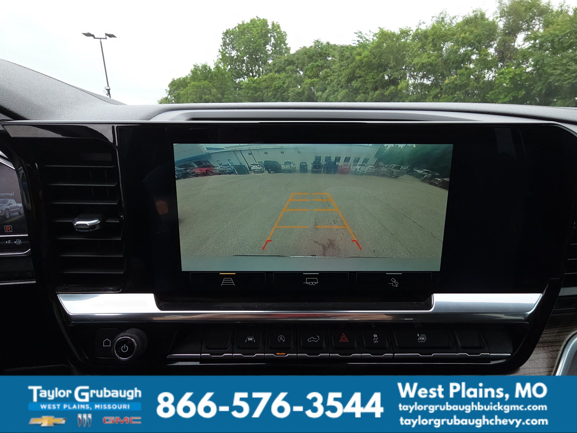 Used 2022 Chevrolet Silverado 1500 RST w/ Convenience Package II AWD/4WD image 24