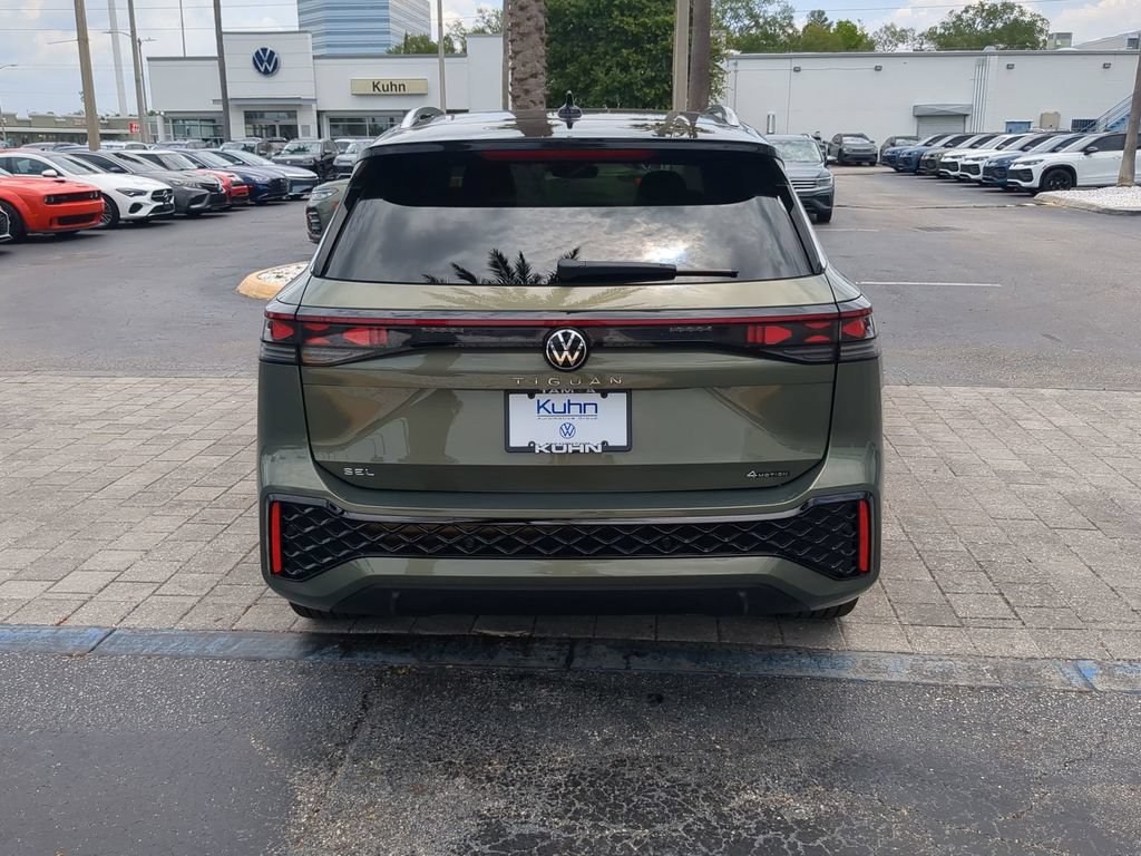 Used 2025 Volkswagen Tiguan SEL R-Line AWD/4WD image 5