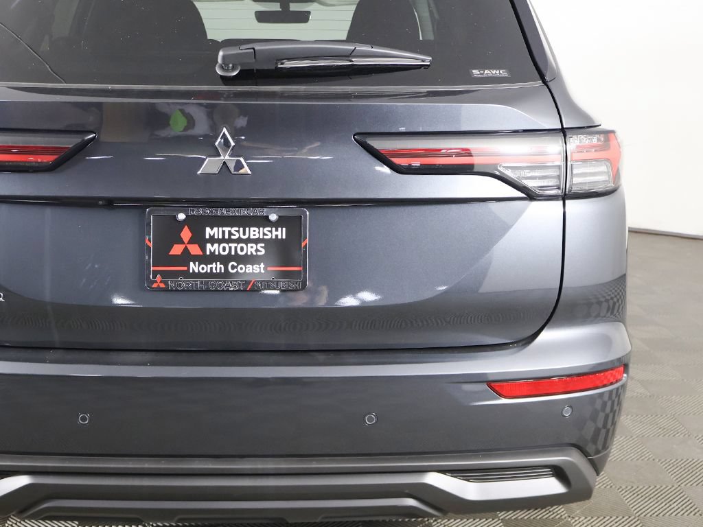 New 2026 Mitsubishi Outlander ES AWD/4WD image 16