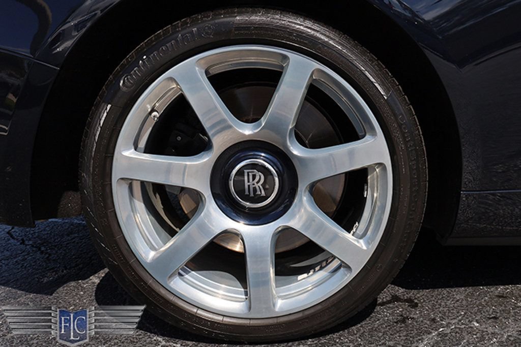 Used 2016 Rolls-Royce Dawn RWD image 39
