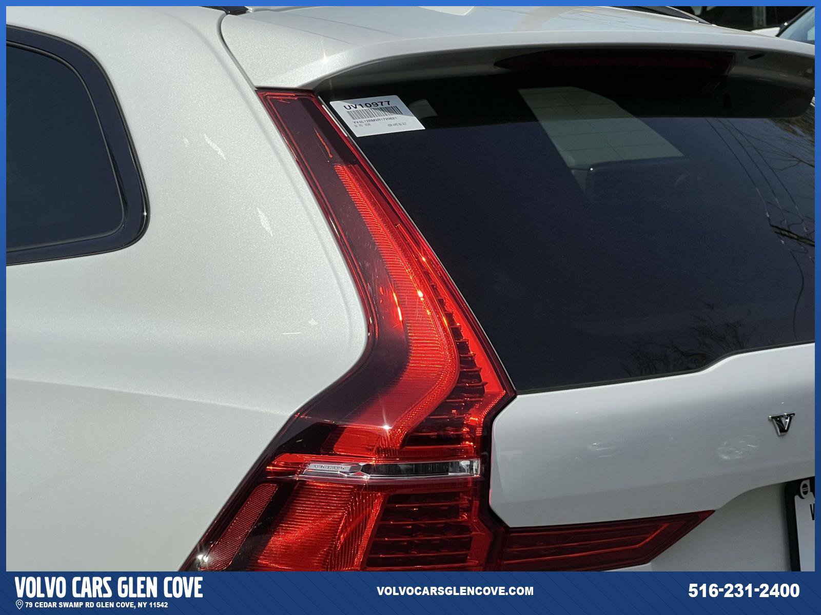 Used 2024 Volvo XC60 B5 Ultimate w/ Protection Package Premier image 8