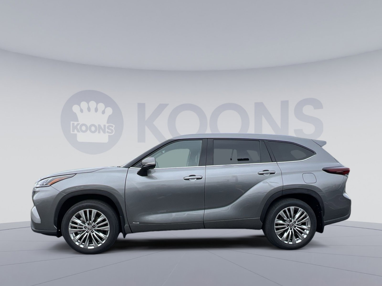 New 2026 Toyota Highlander Platinum image 2