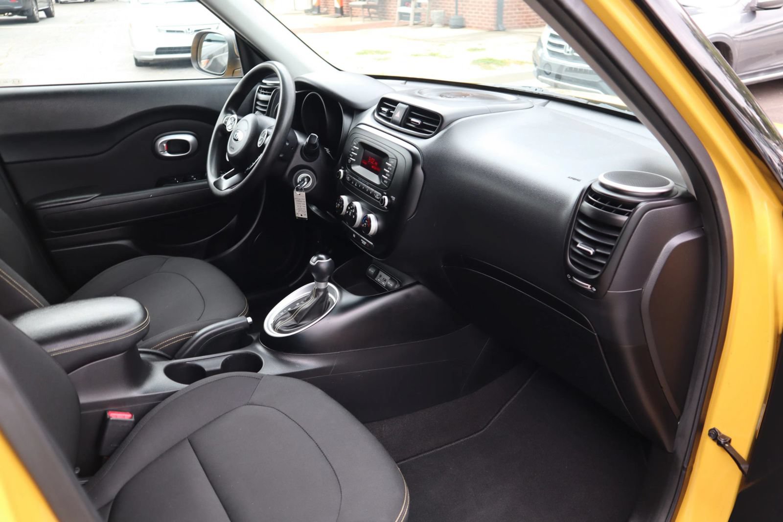 Used 2014 Kia Soul + FWD image 15