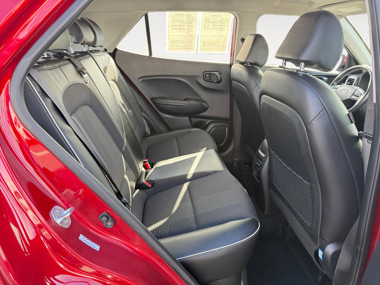 Used 2024 Hyundai Venue Limited image 18