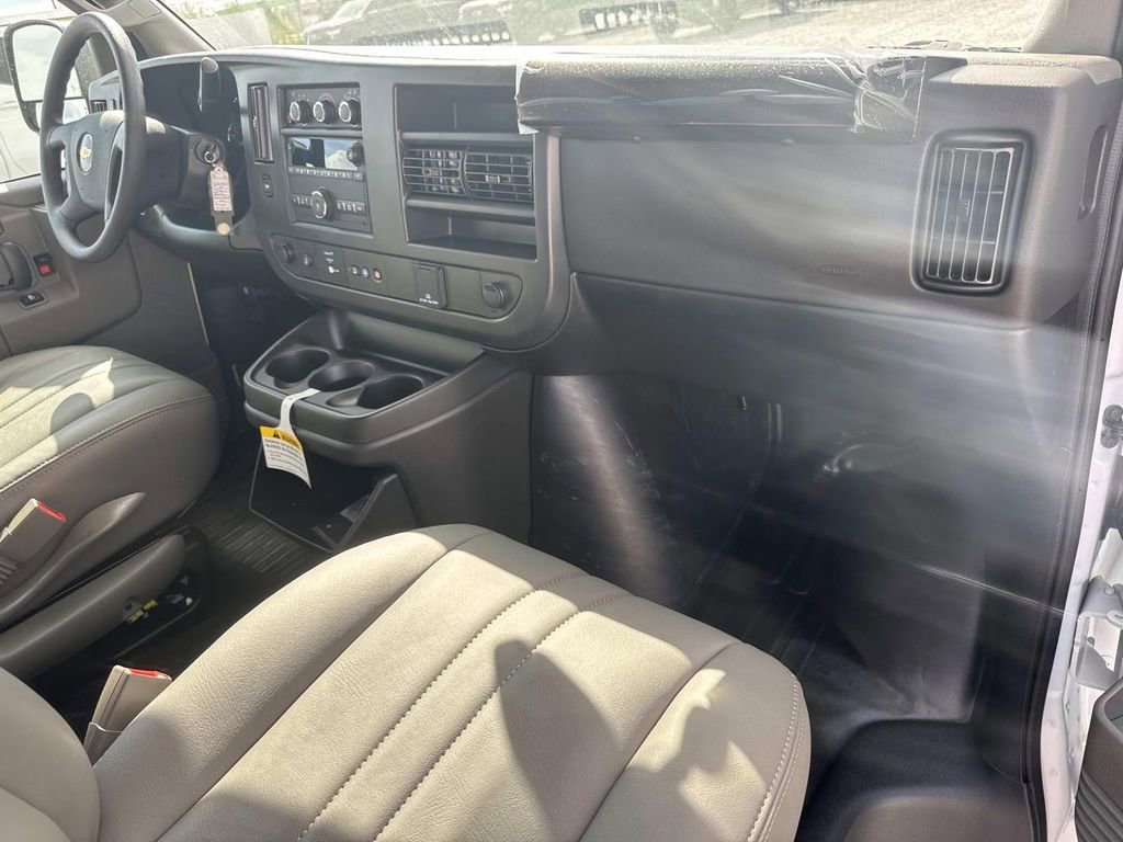New 2025 Chevrolet Express 2500 w/ Enhanced Convenience Package image 11