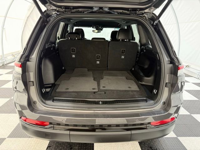 Used 2023 Jeep Grand Cherokee Altitude image 4