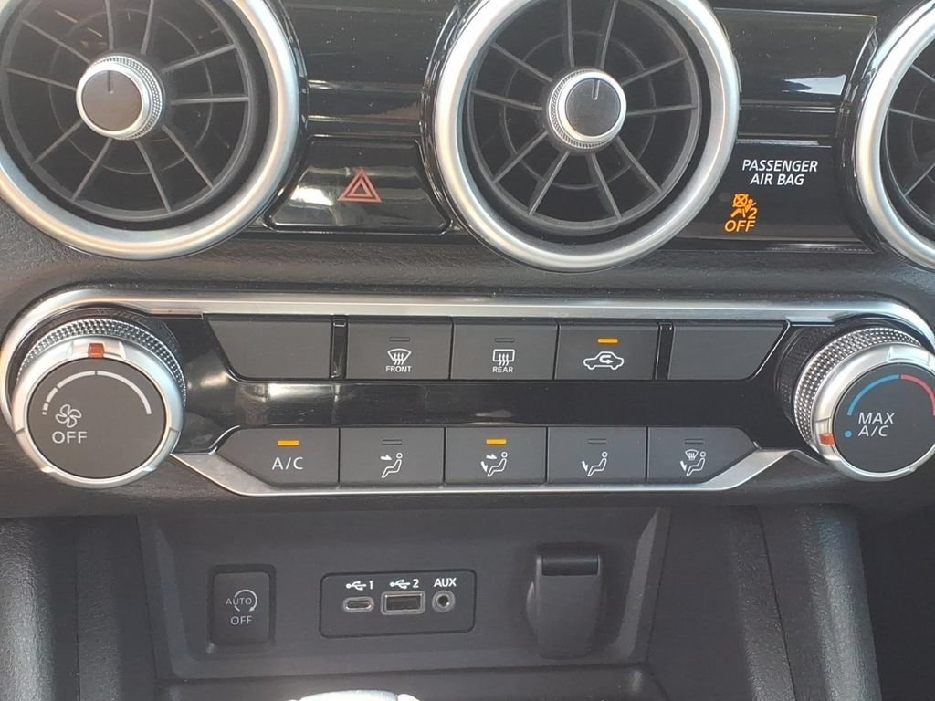 Used 2024 Nissan Sentra SV FWD image 19