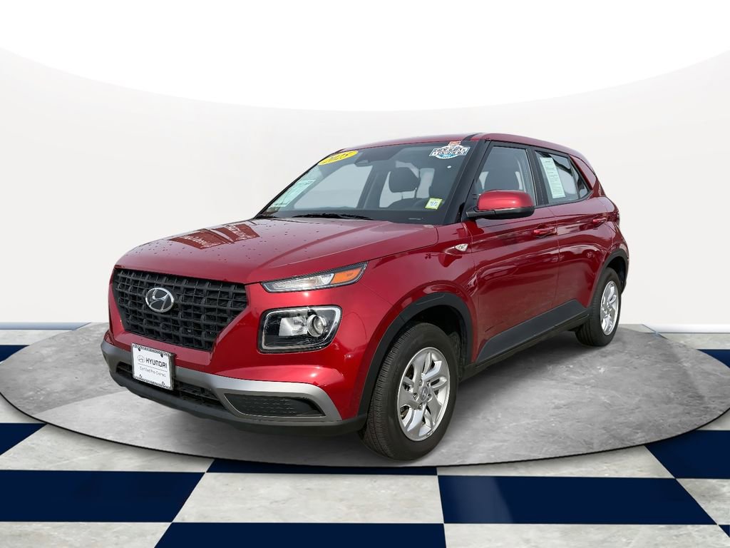 Certified 2025 Hyundai Venue SE image 2