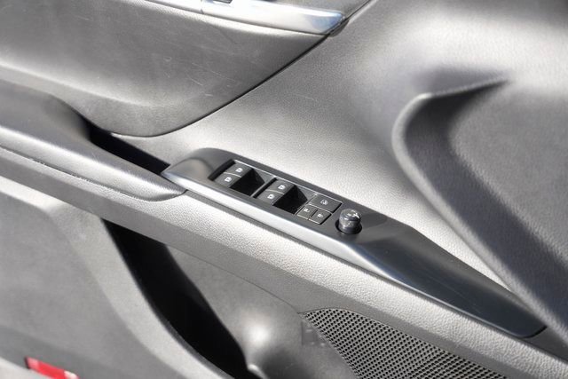 Used 2020 Toyota Camry SE image 29