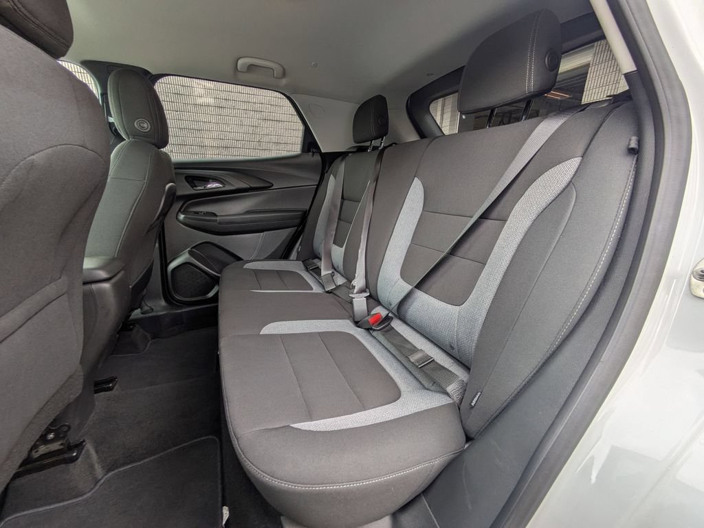 Used 2025 Chevrolet TrailBlazer LT AWD/4WD image 27