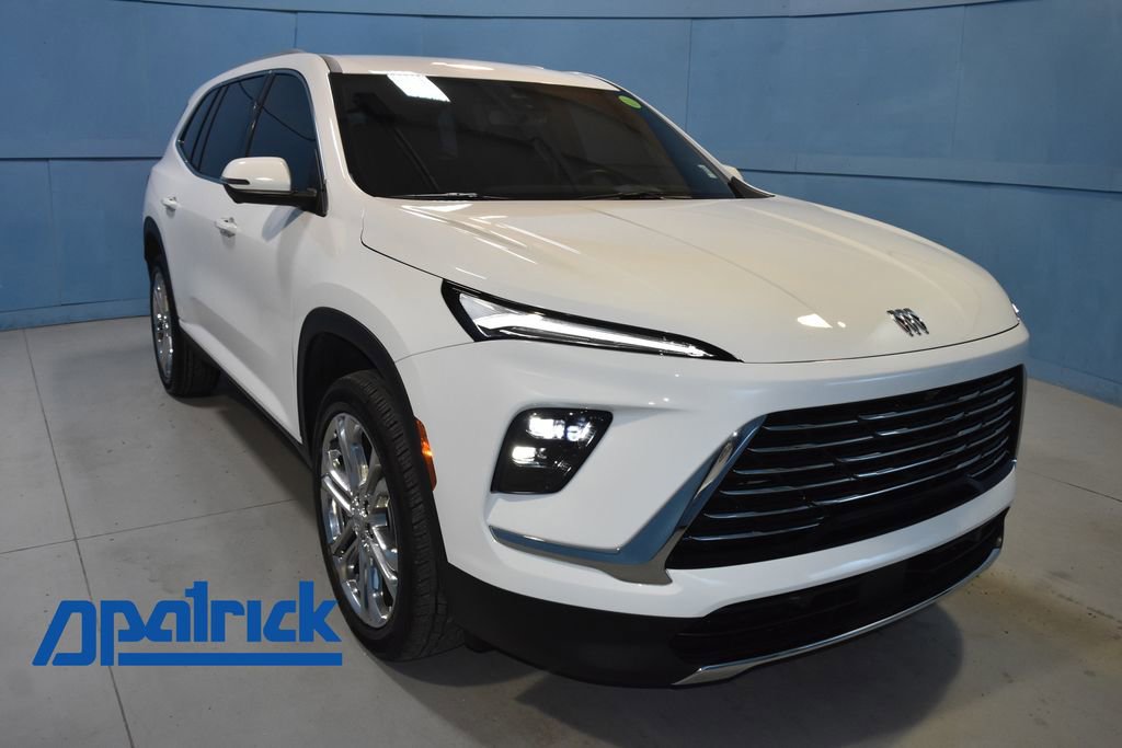 Used 2025 Buick Enclave Preferred w/ Power Package image 1