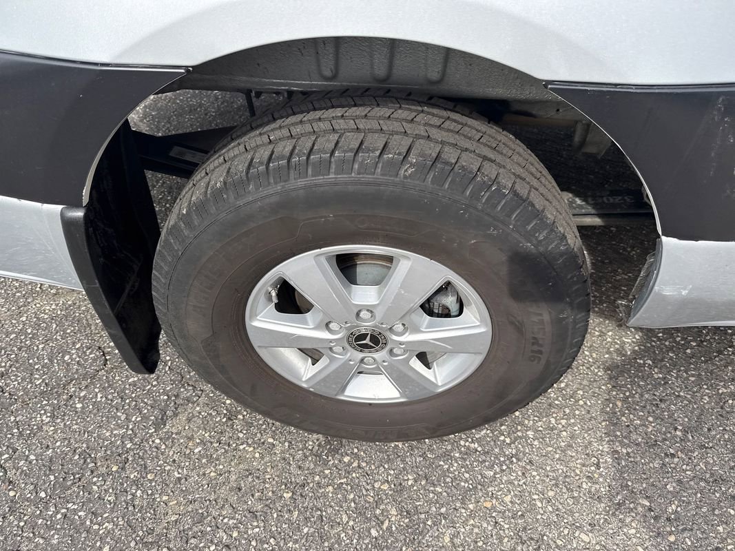 Used 2021 Mercedes-Benz Sprinter 2500 image 31