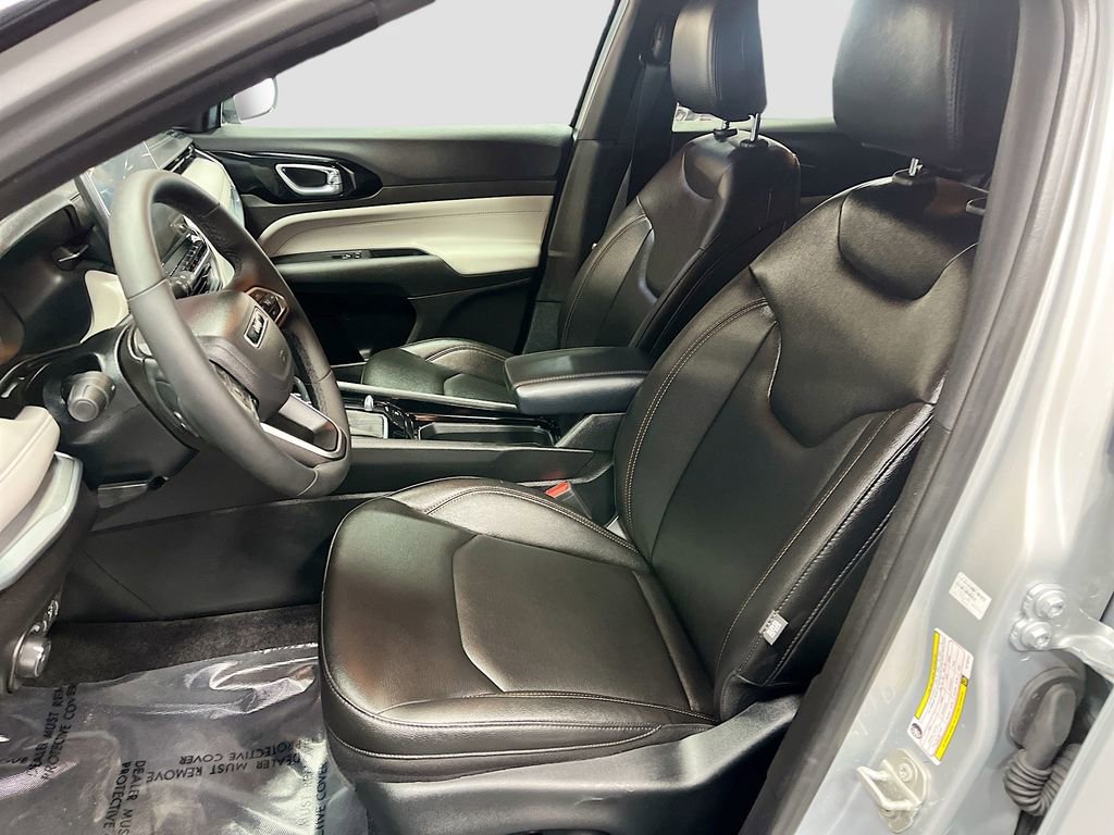 Used 2024 Jeep Compass Limited image 20