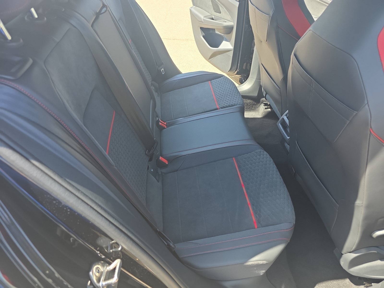 Certified 2025 Volkswagen Golf S FWD image 18