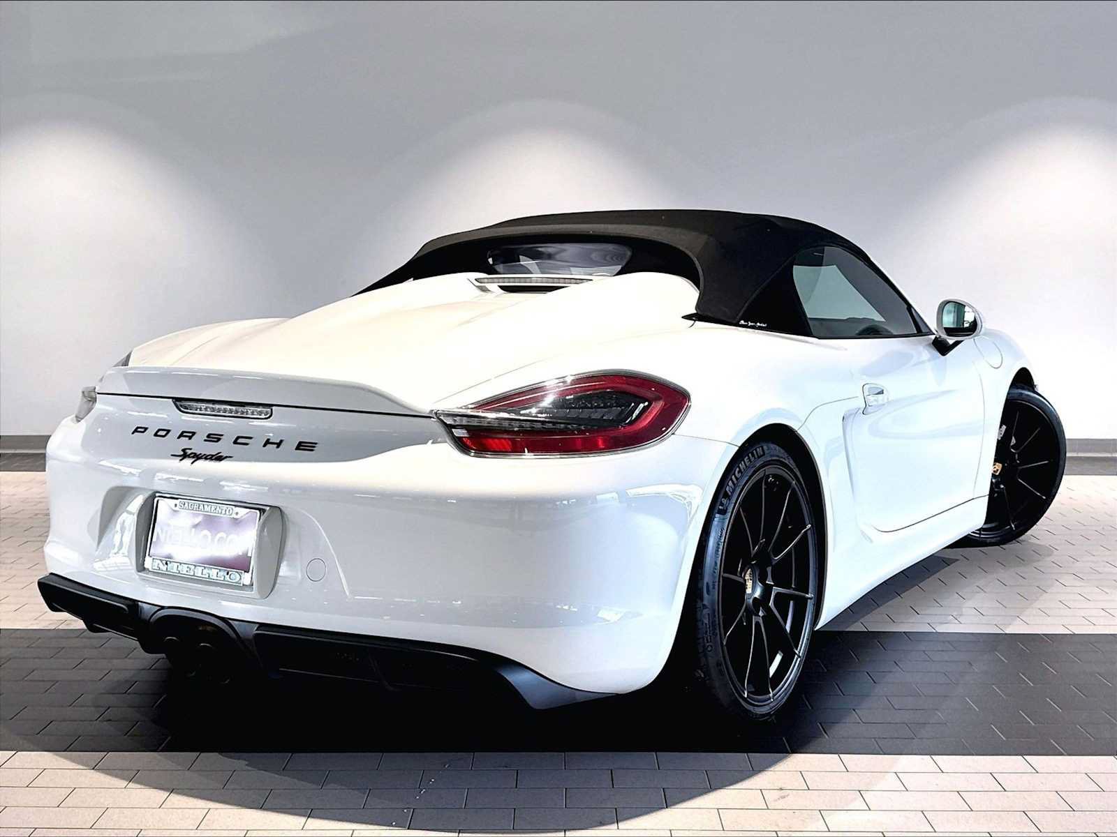 Used 2016 Porsche Boxster Spyder RWD image 11