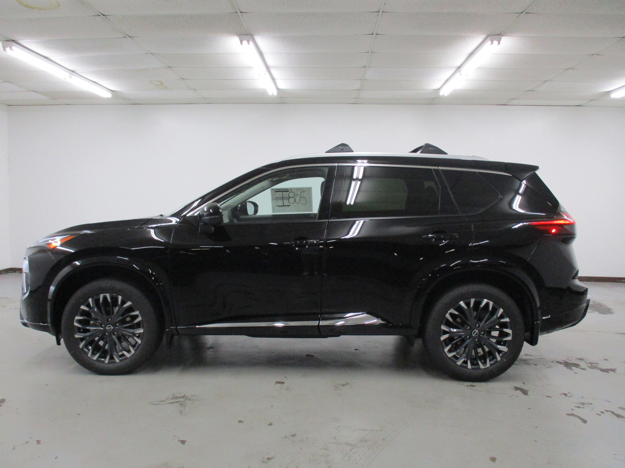 New 2026 Nissan Rogue Platinum w/ Platinum Premium Package image 2