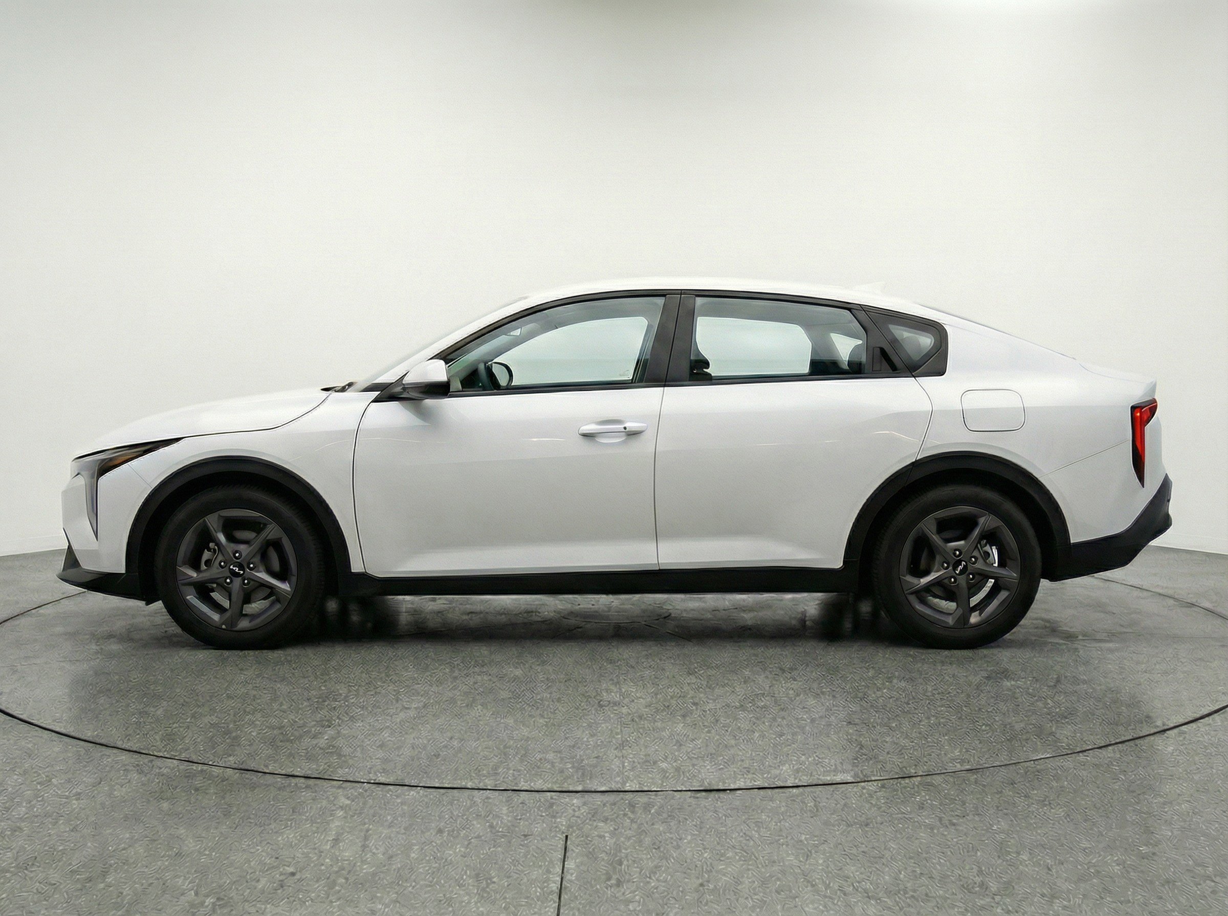 Used 2025 Kia K4 FWD image 5