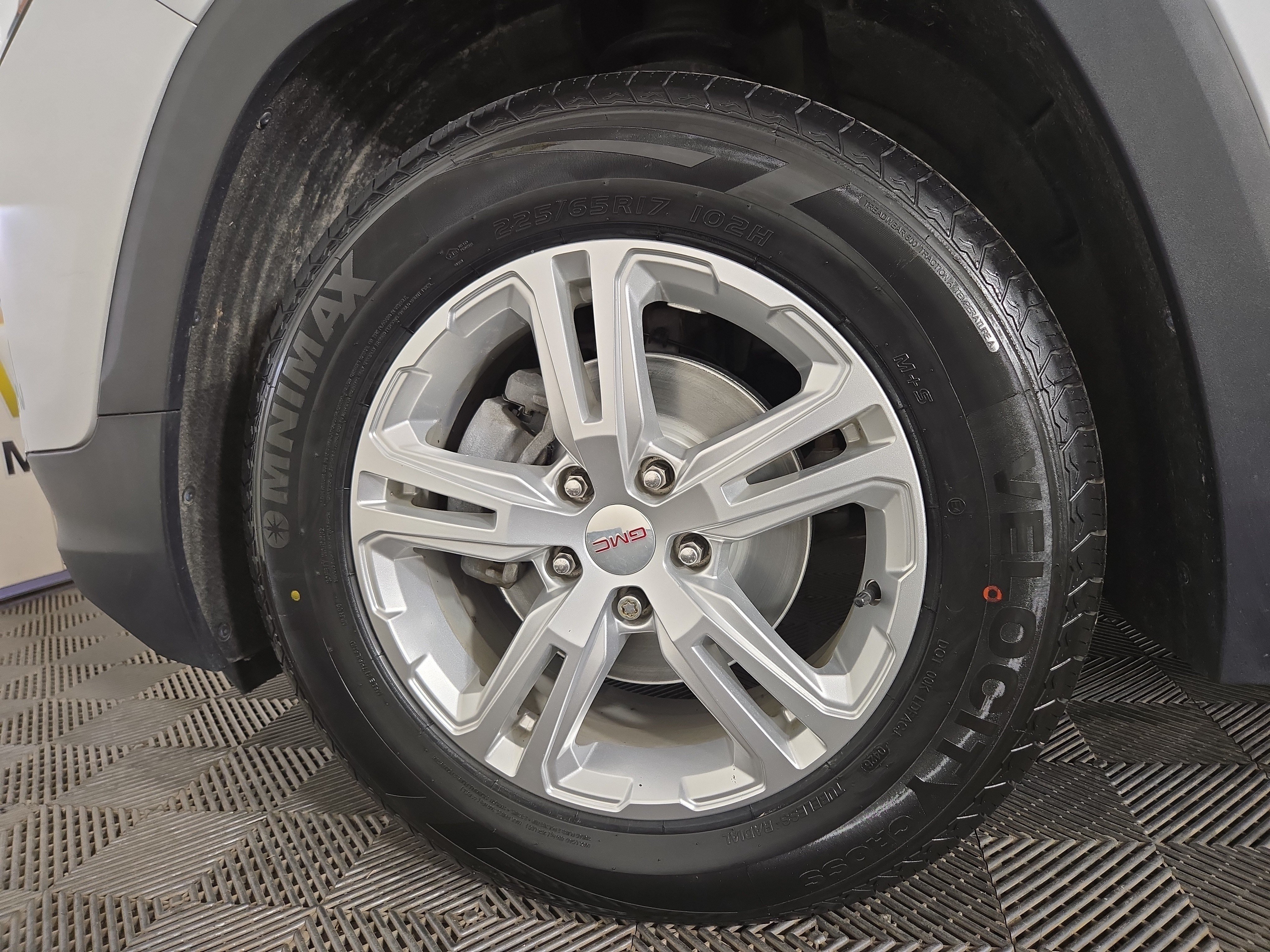 Used 2020 GMC Terrain SLE w/ Driver Convenience Package AWD/4WD image 31