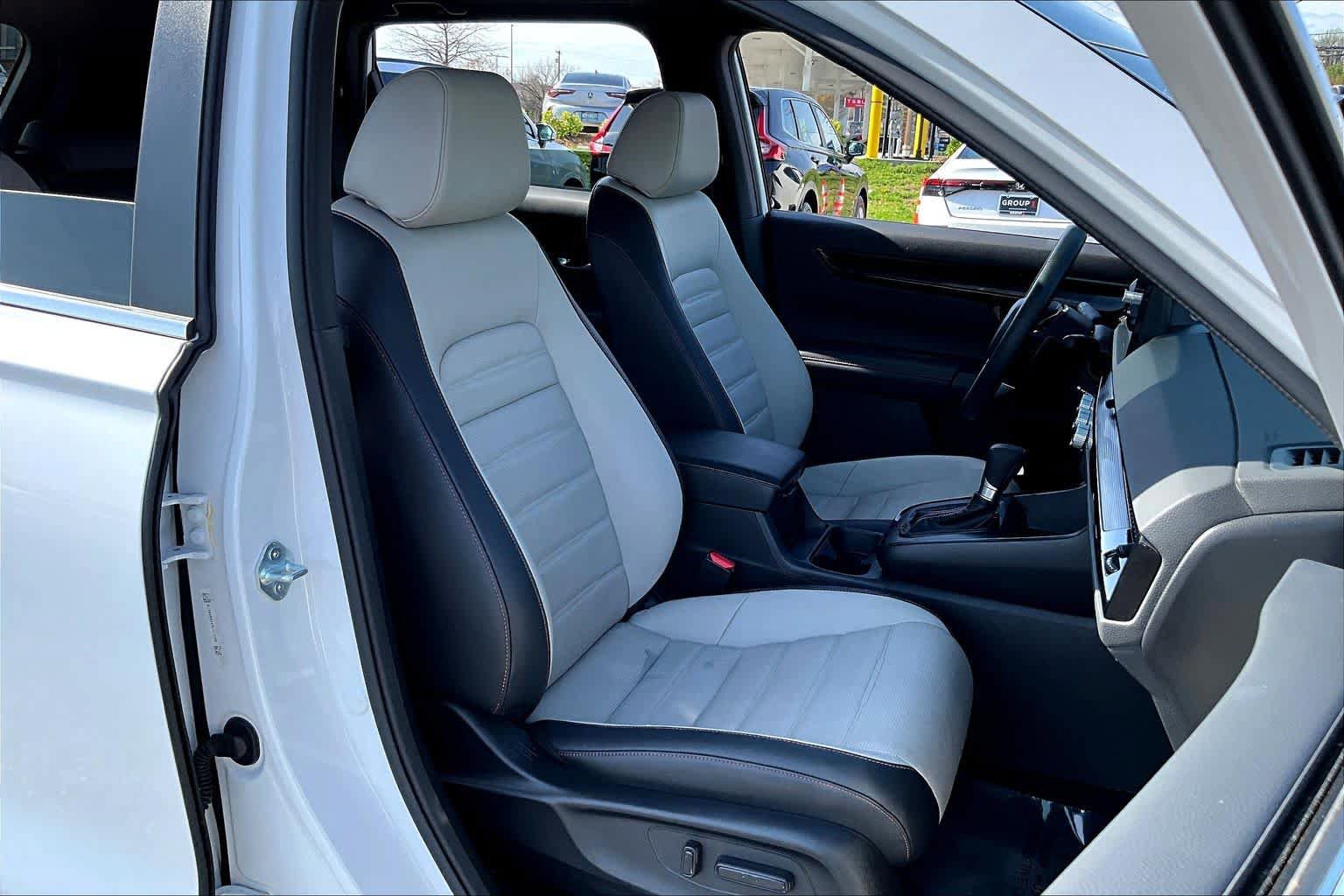 Used 2024 Honda CR-V Sport Touring image 9