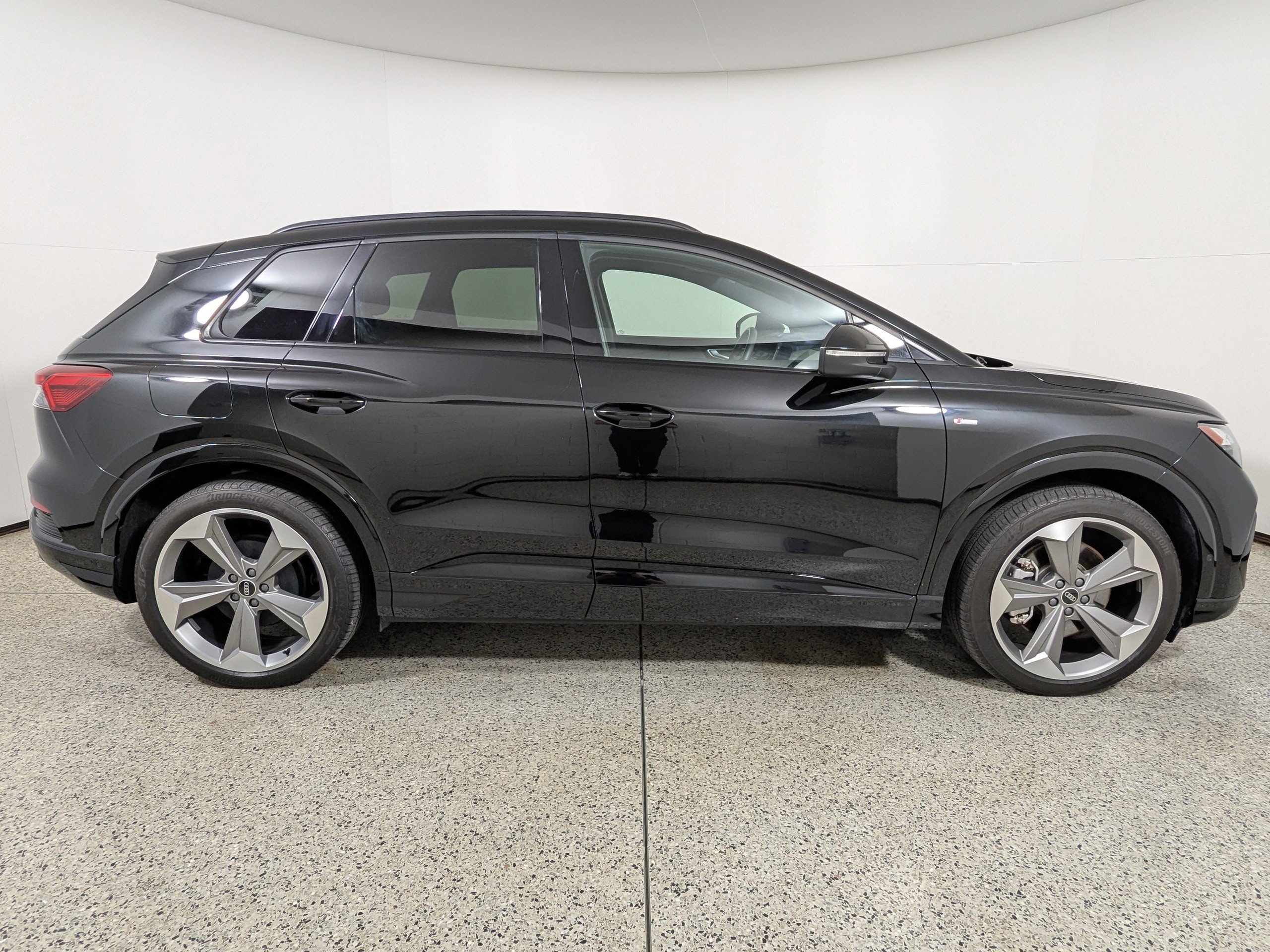 Certified 2024 Audi Q4 e-tron Premium Plus w/ Premium Plus image 8