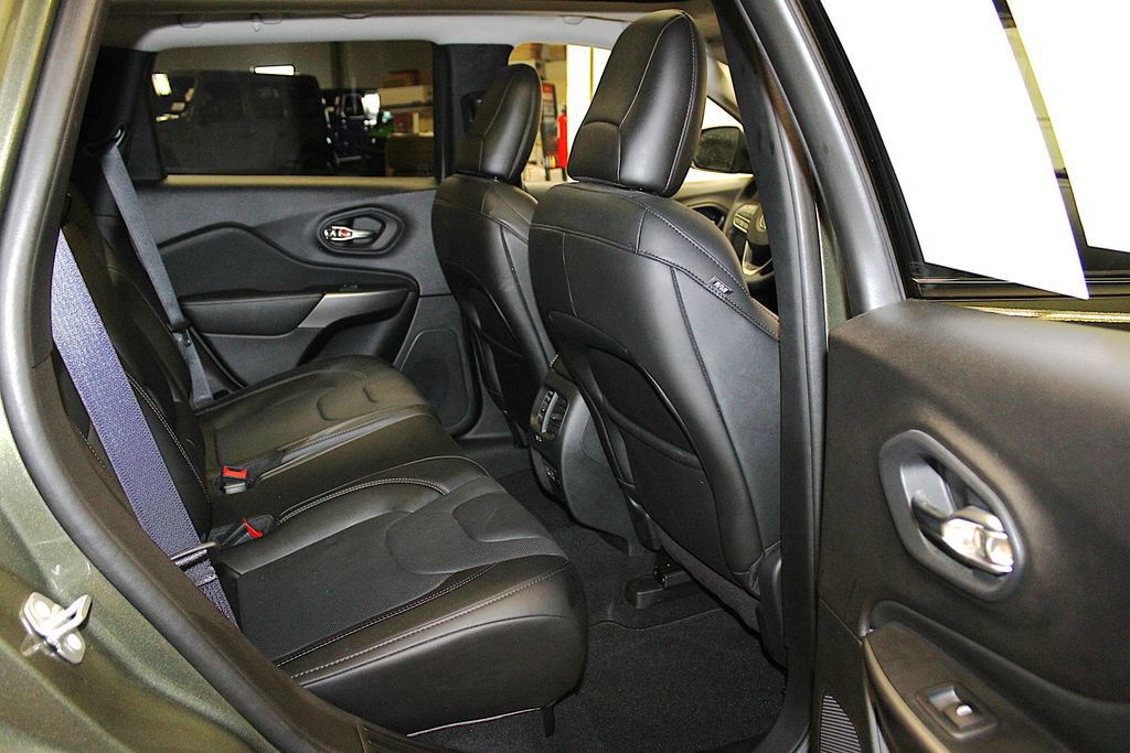 Certified 2021 Jeep Cherokee Latitude Lux w/ Sun & Sound Group AWD/4WD image 33