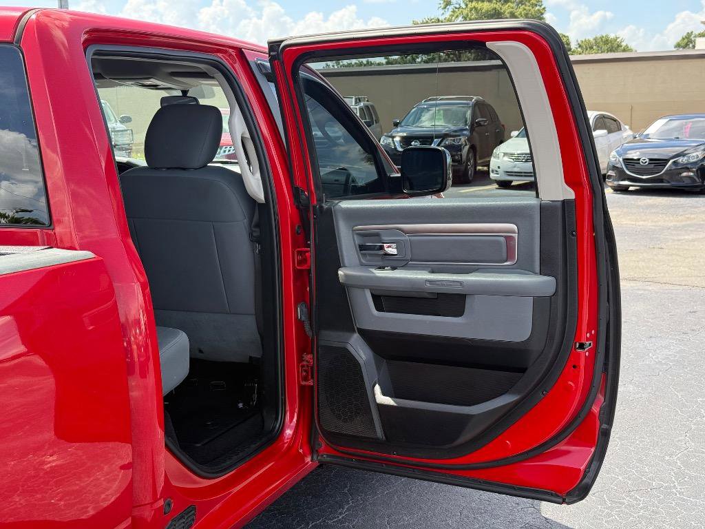 Used 2017 RAM 1500 Classic SLT image 18