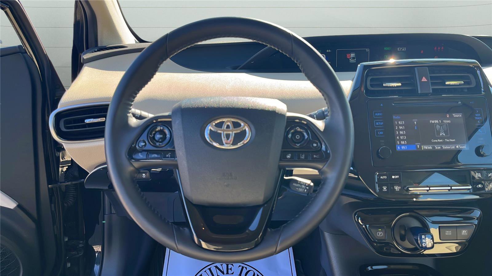 Used 2019 Toyota Prius XLE image 4