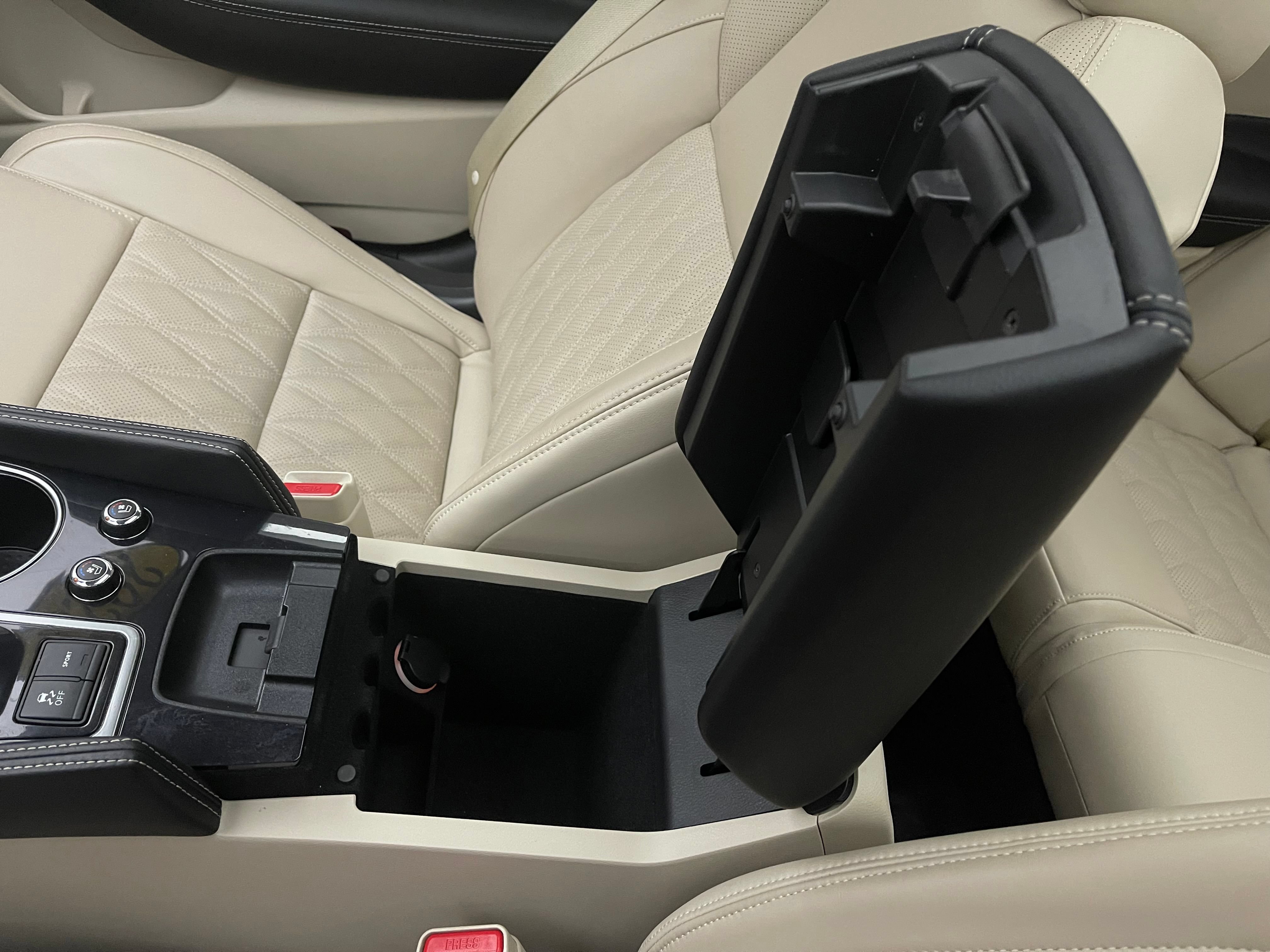 Used 2023 Nissan Maxima Platinum w/ Sport Mat Group FWD image 34